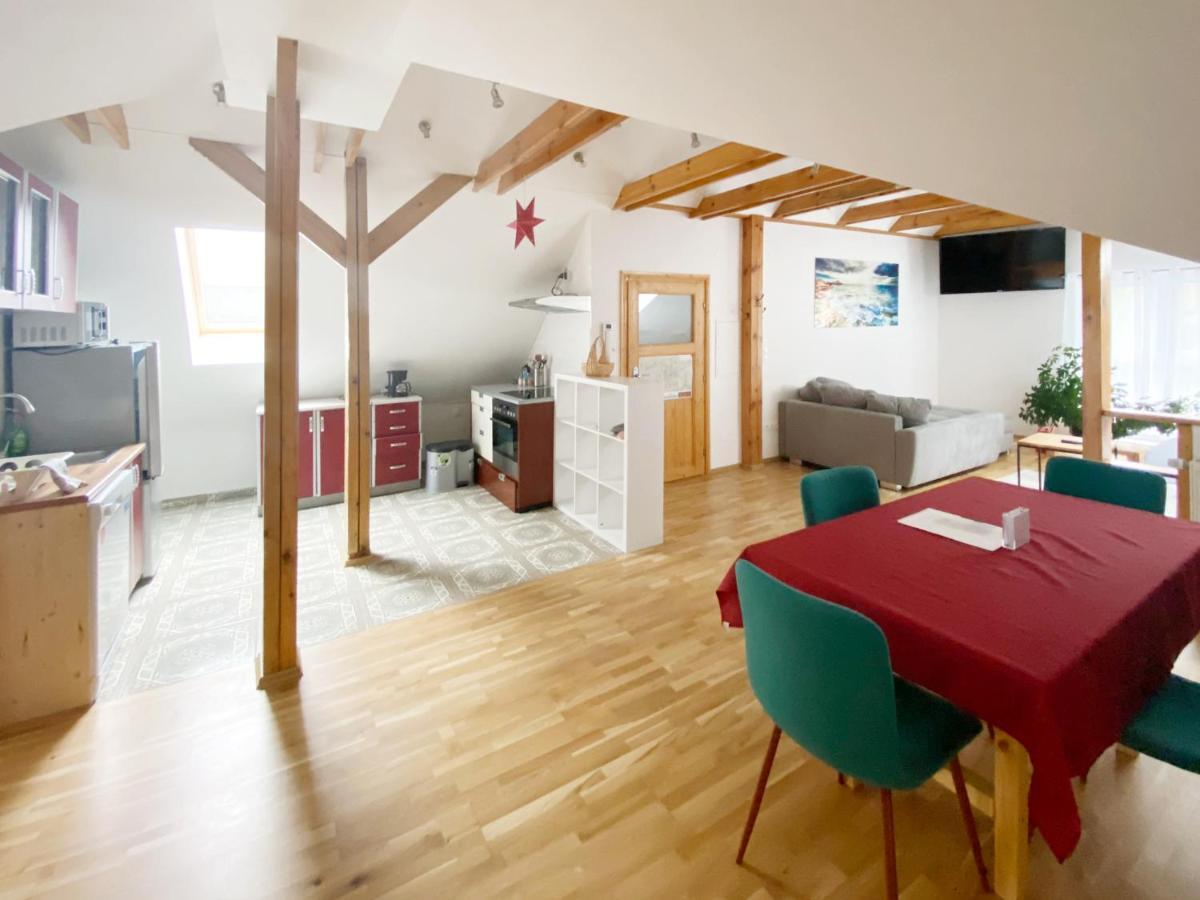 Schwanenburg Apartments Kolonie Rontgental المظهر الخارجي الصورة